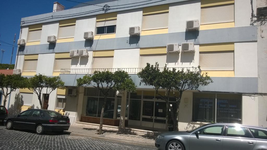 Residencial Gabriel Hotel Santiago do Cacem Exterior photo